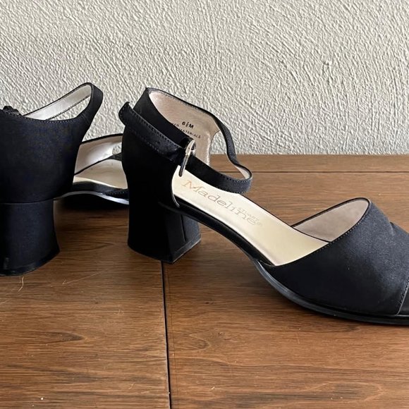 Madeline Stuart sandals, Size 6.5m, black - Picture 6 of 7